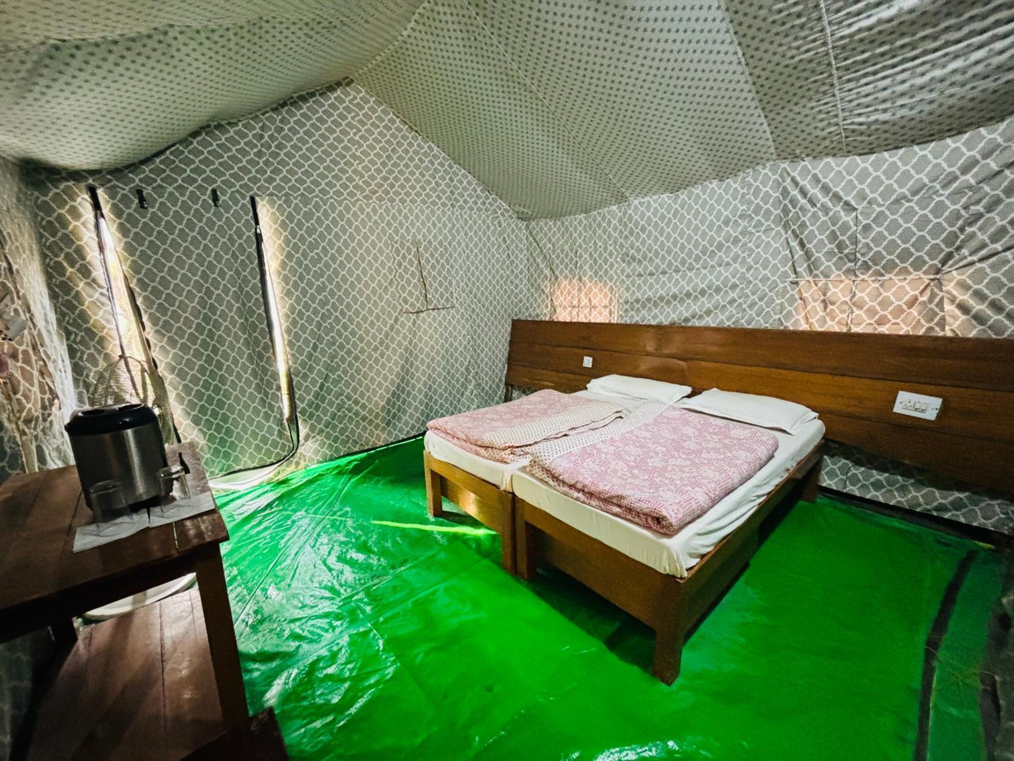 Camp High 5 Jayalgarh Hotel Dangchura Bagian luar foto