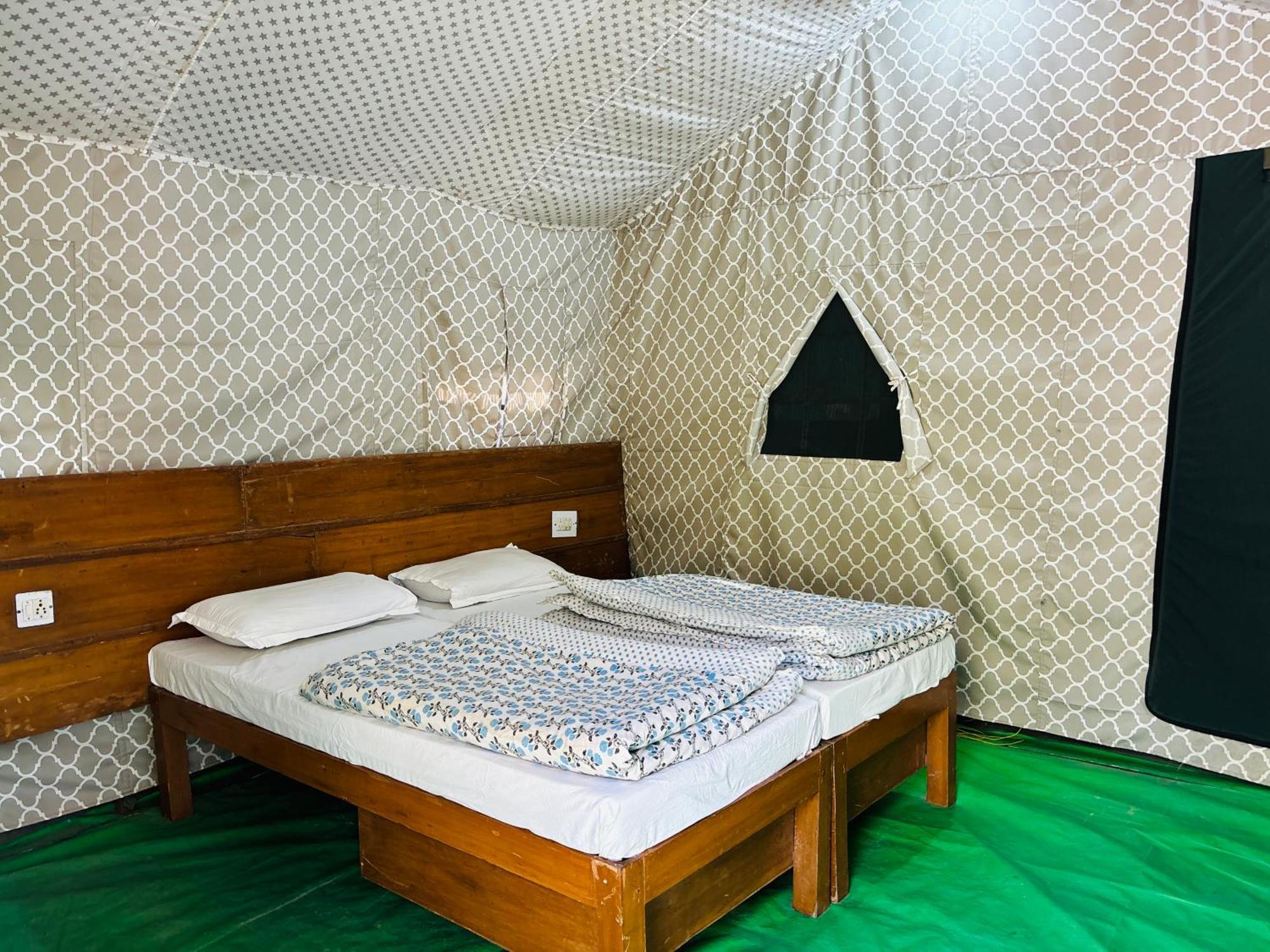 Camp High 5 Jayalgarh Hotel Dangchura Bagian luar foto