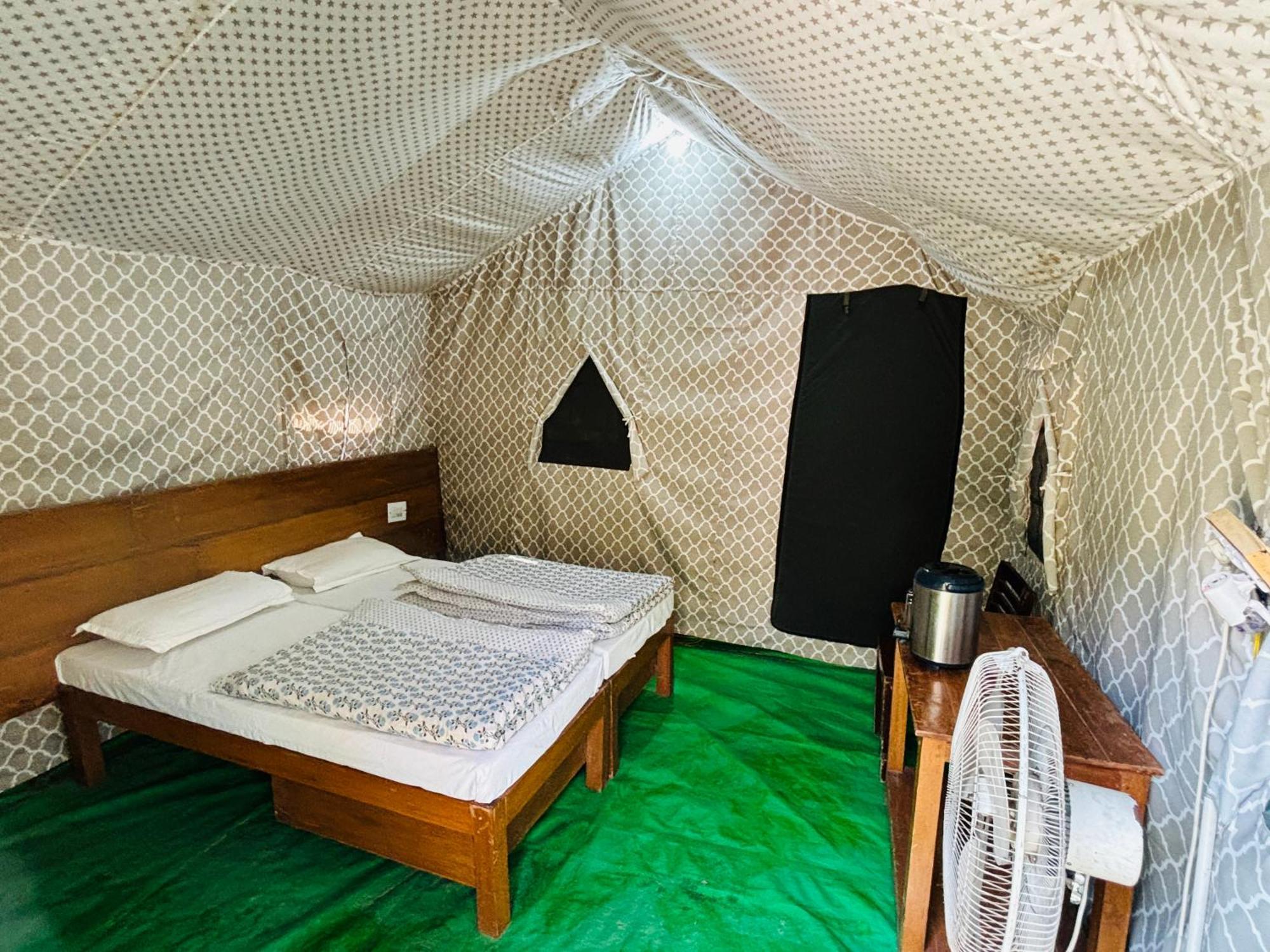 Camp High 5 Jayalgarh Hotel Dangchura Bagian luar foto