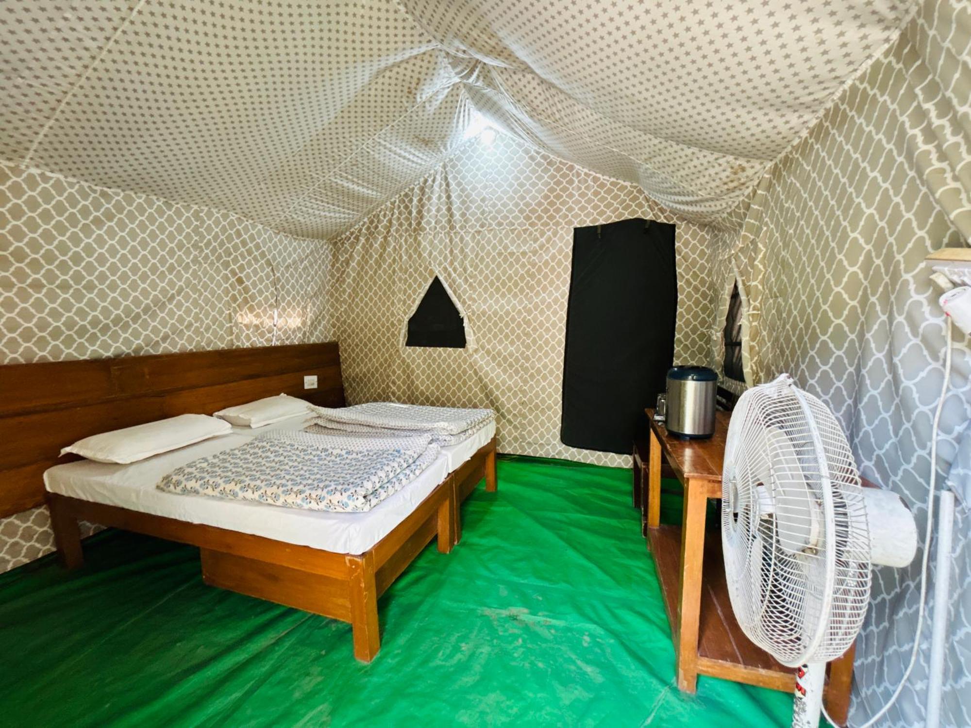 Camp High 5 Jayalgarh Hotel Dangchura Bagian luar foto