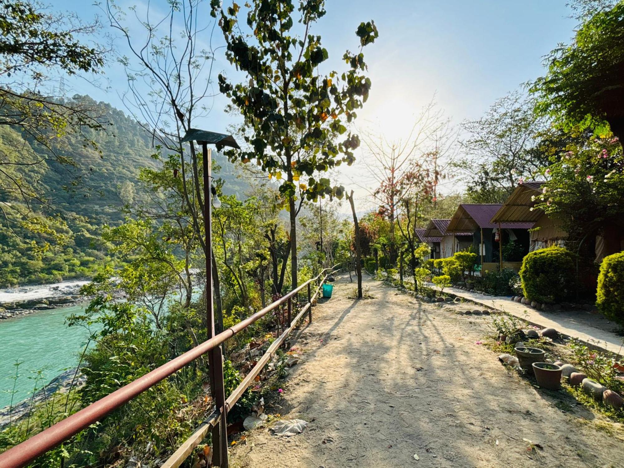 Camp High 5 Jayalgarh Hotel Dangchura Bagian luar foto